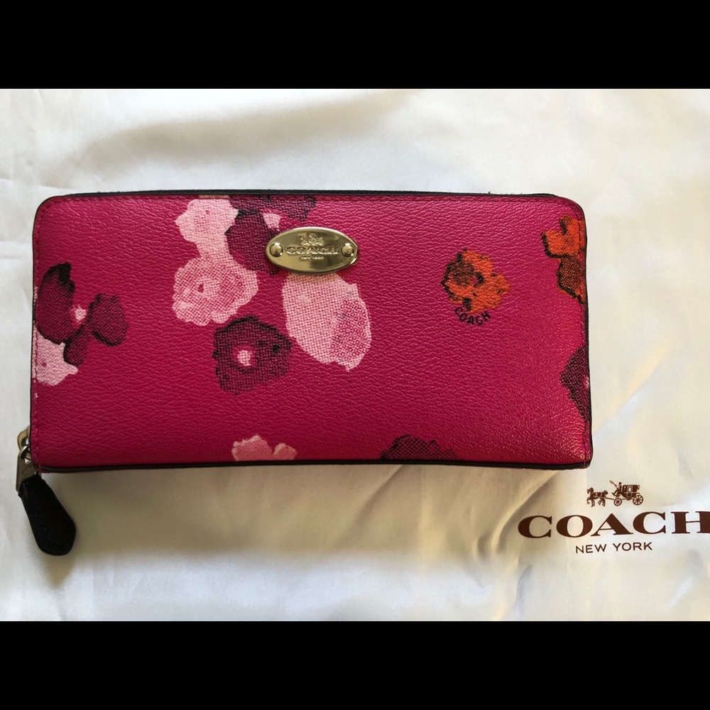 Coach Accordion Zip Wallet